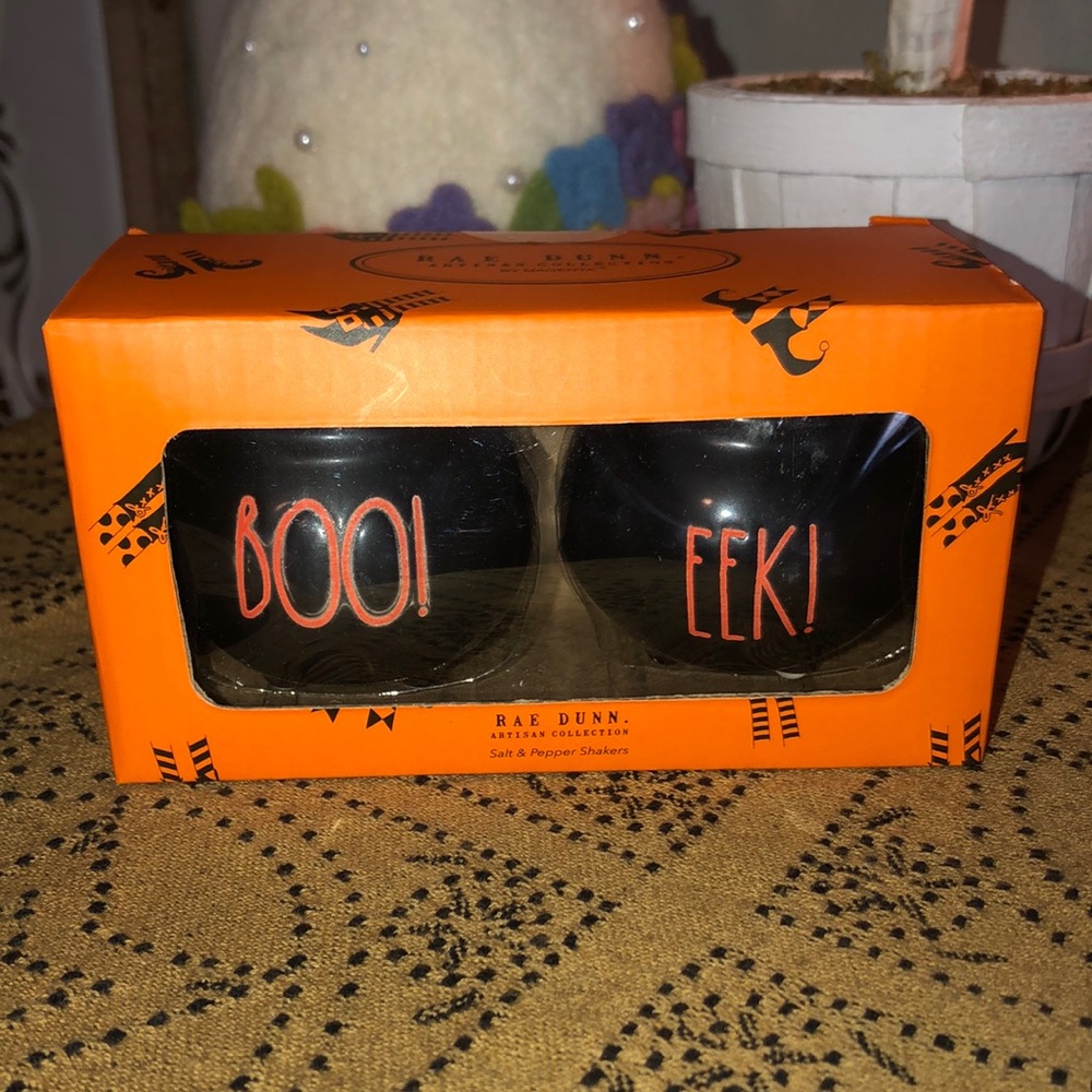 Rae Dunn BOO! & EEK! Cauldron Salt & Pepper Shakers (Black/Orange Lettering)